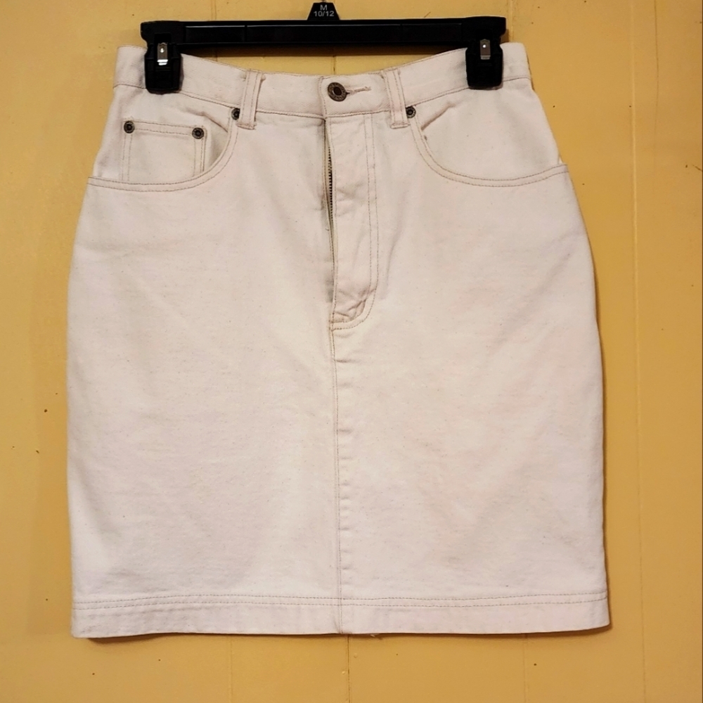 NY LINE, Size 6 Denim Off White Mini Skirt.